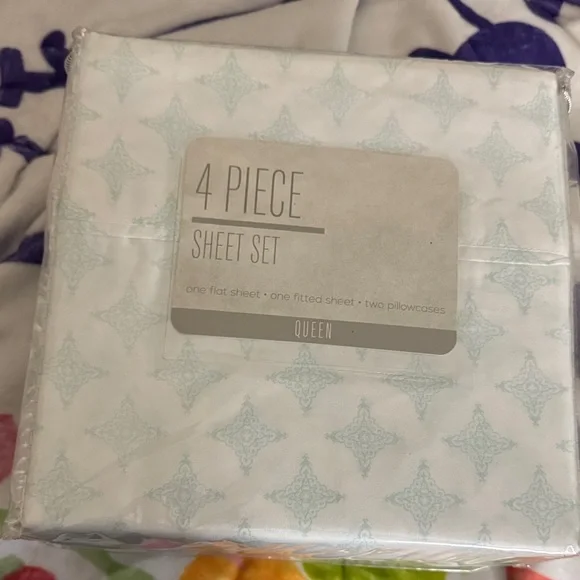 Bundle of 2 Queen Sheets Sets - Picture 4 of 5